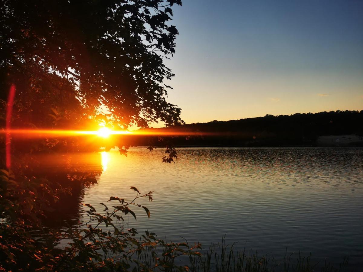 Domek Nad Jeziorem Łąck Kültér fotó